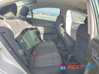 Zdjęcie 10 z 12 samochodu: 2015 CHEVROLET SONIC LT VIN:1G1JC5SH3F4200506 - miniatura