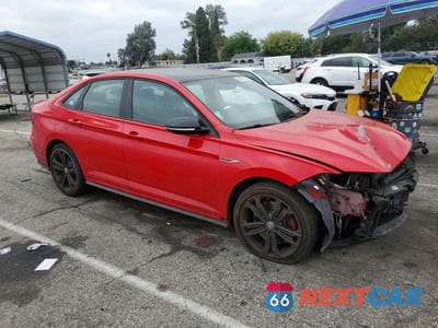 Czwarte zdjęcie samochodu z boku: 2019 VOLKSWAGEN JETTA GLI VIN:3VW6T7BU4KM197035 - miniatura