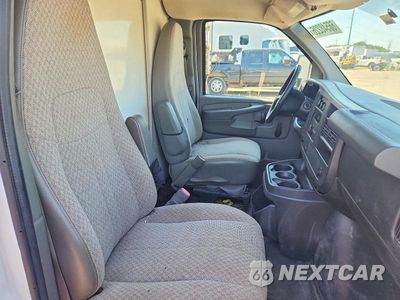 Zdjęcie 11 z 13 samochodu: 2014 GMC SAVANA CUTAWAY G3500 BOX TRUCK VIN:1GD374CG3E1174845 - miniatura