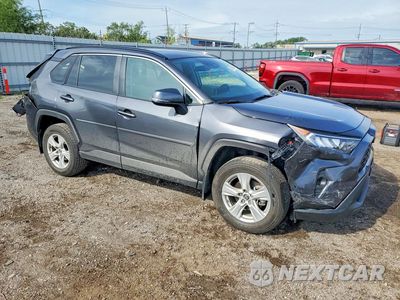 Czwarte zdjęcie samochodu z boku: 2019 TOYOTA RAV4 XLE VIN:2T3P1RFV3KW071467 - miniatura