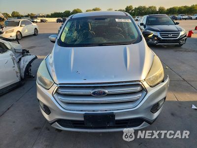 Piąte zdjęcie samochodu w środku: 2017 FORD ESCAPE SE VIN:1FMCU9G93HUC81169 - miniatura