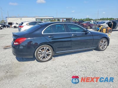 Trzecie zdjęcie samochodu z tyłu: 2018 MERCEDES-BENZ C 300 VIN:55SWF4JBXJU236513 - miniatura