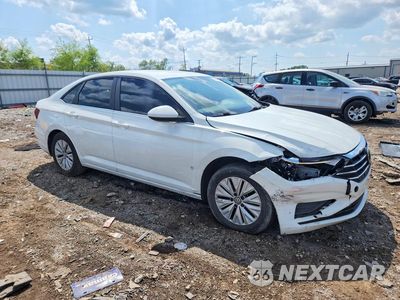 Czwarte zdjęcie samochodu z boku: 2019 VOLKSWAGEN JETTA S VIN:3VWCB7BU5KM166639 - miniatura