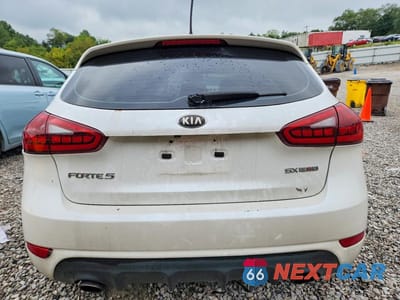 Zdjęcie 6 z 12 samochodu: 2015 KIA FORTE5 SX VIN:KNAFZ5A36F5269070 - miniatura