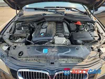 Zdjęcie 11 z 12 samochodu: 2009 BMW 528 XI VIN:WBANV13529C154853 - miniatura