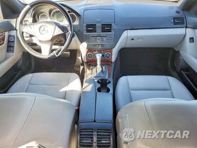 Zdjęcie 8 z 12 samochodu: 2011 MERCEDES-BENZ C 300 4MATIC VIN:WDDGF8BB0BR163407 - miniatura