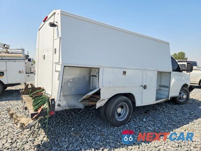 Trzecie zdjęcie samochodu z tyłu: 2021 CHEVROLET EXPRESS G3500 VIN:1GB3GRF7XM1214953 - miniatura