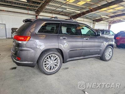 Trzecie zdjęcie samochodu z tyłu: 2017 JEEP GRAND CHEROKEE SUMMIT VIN:1C4RJFJG4HC671703 - miniatura