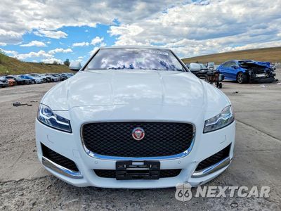 Piąte zdjęcie samochodu w środku: 2016 JAGUAR XF PRESTIGE VIN:SAJBK4BV4GCY15041 - miniatura