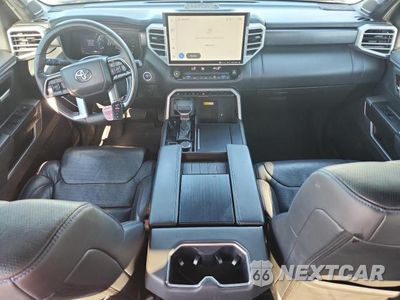 Zdjęcie 8 z 12 samochodu: 2024 TOYOTA TUNDRA PLATINUM HV VIN:5TFNC5DB8RX047335 - miniatura