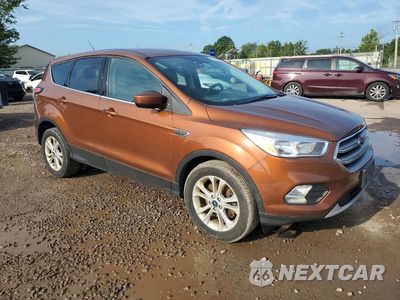 Czwarte zdjęcie samochodu z boku: 2017 FORD ESCAPE SE VIN:1FMCU9GD5HUF01013 - miniatura
