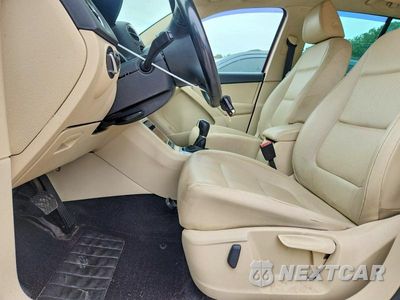 Zdjęcie 7 z 13 samochodu: 2012 VOLKSWAGEN TIGUAN S VIN:WVGAV7AX3CW002168 - miniatura