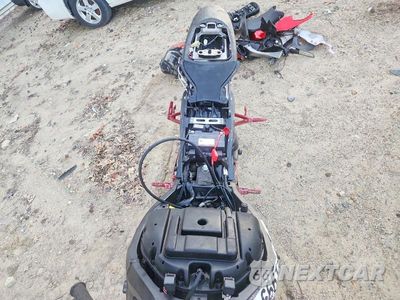 Piąte zdjęcie samochodu w środku: 2006 SUZUKI GSX-R750 K6 VIN:JS1GR7KA762107945 - miniatura