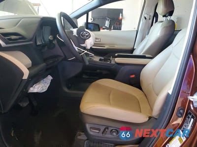 Zdjęcie 7 z 13 samochodu: 2021 TOYOTA SIENNA XLE VIN:5TDJRKEC8MS019794 - miniatura