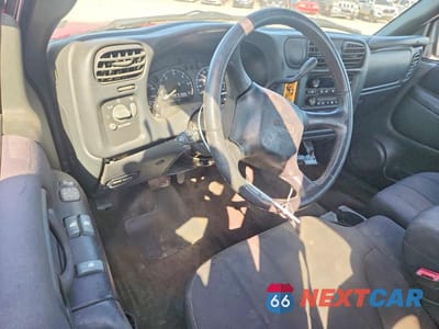 Zdjęcie 8 z 12 samochodu: 2003 GMC SONOMA VIN:1GTCS19X538126373 - miniatura