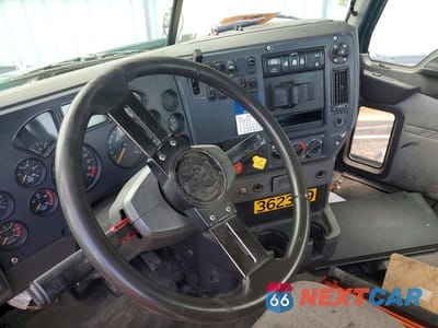Zdjęcie 8 z 13 samochodu: 2017 MACK CXU612 SEMI TRUCK VIN:1M1AW01X3HM009617 - miniatura