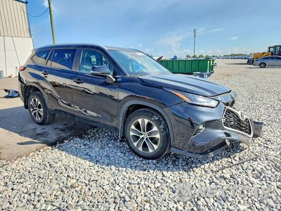 Czwarte zdjęcie samochodu z boku: 2024 TOYOTA HIGHLANDER XLE VIN:5TDKDRBH5RS555847 - miniatura