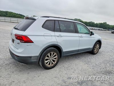 Czwarte zdjęcie samochodu z boku: 2018 VOLKSWAGEN TIGUAN S VIN:3VV0B7AXXJM104512 - miniatura