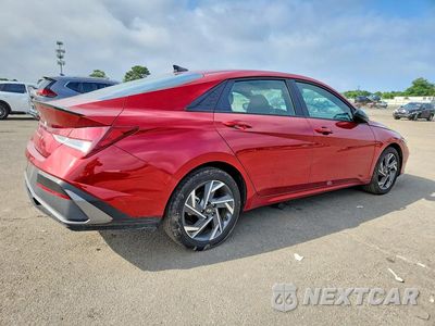 Trzecie zdjęcie samochodu z tyłu: 2025 HYUNDAI ELANTRA SEL SPORT VIN:KMHLM4DG0SU934716 - miniatura