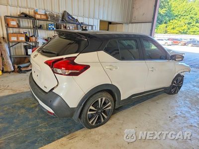 Trzecie zdjęcie samochodu z tyłu: 2020 NISSAN KICKS SR VIN:3N1CP5DV6LL520578 - miniatura
