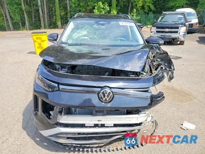 Piąte zdjęcie samochodu w środku: 2025 VOLKSWAGEN TIGUAN SE VIN:3VVMR7RM6SM056872 - miniatura