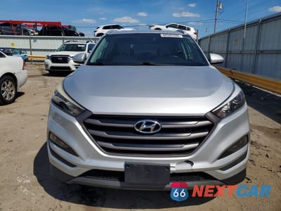 Piąte zdjęcie samochodu w środku: 2016 HYUNDAI TUCSON SPORT VIN:KM8J33A24GU060519 - miniatura