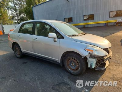 Czwarte zdjęcie samochodu z boku: 2011 NISSAN VERSA 1.8 S VIN:3N1BC1AP6BL444199 - miniatura