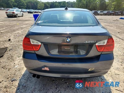 Zdjęcie 6 z 12 samochodu: 2006 BMW 325 I VIN:WBAVB13596PS64683 - miniatura