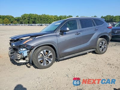 2023 TOYOTA HIGHLANDER XLE 5TDKDRAH5PS039146 - główne zdjęcie licytacji z USA - miniatura