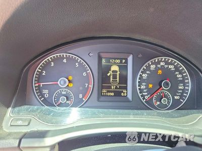 Zdjęcie 9 z 12 samochodu: 2012 VOLKSWAGEN EOS KOMFORT VIN:WVWBW7AH0CV010023 - miniatura