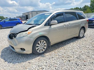 2015 TOYOTA SIENNA LE 5TDJK3DC0FS102280 - główne zdjęcie licytacji z USA - miniatura