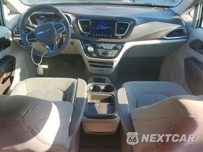 Zdjęcie 8 z 13 samochodu: 2017 CHRYSLER PACIFICA TOURING L VIN:2C4RC1BGXHR768410 - miniatura