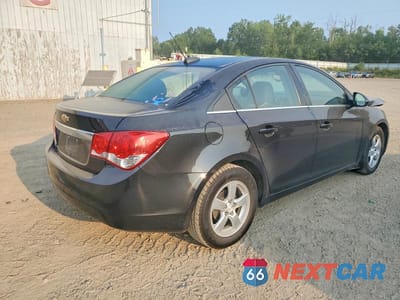 Trzecie zdjęcie samochodu z tyłu: 2015 CHEVROLET CRUZE LT VIN:1G1PC5SB6F7286589 - miniatura
