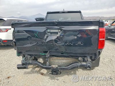 Zdjęcie 6 z 13 samochodu: 2025 TOYOTA TACOMA SR5 VIN:3TMKB5FN8SM050213 - miniatura