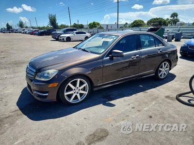 2013 MERCEDES-BENZ C 250 WDDGF4HB5DF971532 - główne zdjęcie licytacji z USA - miniatura
