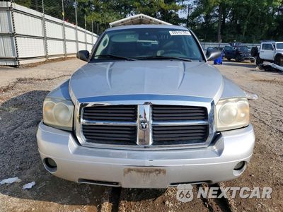 Piąte zdjęcie samochodu w środku: 2006 DODGE DAKOTA QUAD SLT VIN:1D7HE48N26S640967 - miniatura