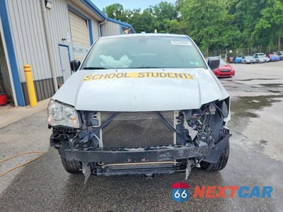 Piąte zdjęcie samochodu w środku: 2018 DODGE GRAND CARAVAN SE VIN:2C7WDGBG0JR303713 - miniatura
