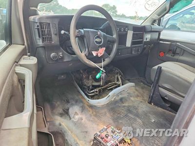 Zdjęcie 8 z 12 samochodu: 2019 CHEVROLET EXPRESS 2500 VAN VIN:1GCWGAF19K1251608 - miniatura
