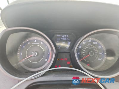 Zdjęcie 9 z 12 samochodu: 2011 HYUNDAI ELANTRA GLS VIN:KMHDH4AE4BU107796 - miniatura