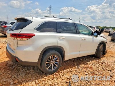 Trzecie zdjęcie samochodu z tyłu: 2018 TOYOTA HIGHLANDER XLE VIN:5TDJZRFH3JS544650 - miniatura