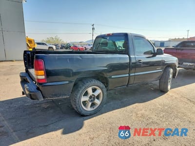 Trzecie zdjęcie samochodu z tyłu: 2001 CHEVROLET SILVERADO C1500 VIN:1GCEC14W31Z208713 - miniatura