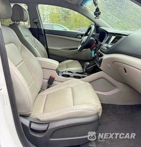 Piąte zdjęcie samochodu w środku: 2018 HYUNDAI TUCSON SEL VIN:KM8J3CA41JU714885 - miniatura