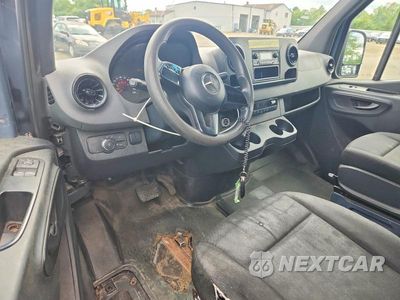 Zdjęcie 8 z 13 samochodu: 2019 MERCEDES-BENZ SPRINTER 2500/3500 DELIVERY VAN VIN:WD4PF1CD1KP131956 - miniatura