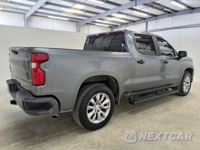 Trzecie zdjęcie samochodu z tyłu: 2021 CHEVROLET SILVERADO C1500 CUSTOM VIN:3GCPWBEKXMG348635 - miniatura