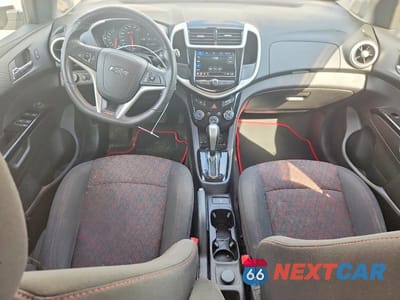 Zdjęcie 8 z 12 samochodu: 2018 CHEVROLET SONIC LT VIN:1G1JD6SB3J4111879 - miniatura