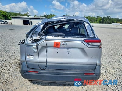 Zdjęcie 6 z 14 samochodu: 2021 TOYOTA RAV4 XLE VIN:2T3W1RFV2MC164366 - miniatura