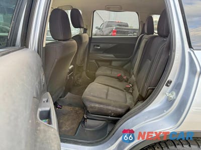 Zdjęcie 13 z 13 samochodu: 2016 MITSUBISHI OUTLANDER SE VIN:JA4AZ3A32GZ018262 - miniatura