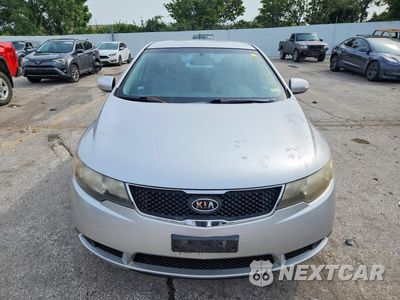 Piąte zdjęcie samochodu w środku: 2010 KIA FORTE EX VIN:KNAFU4A27A5062132 - miniatura