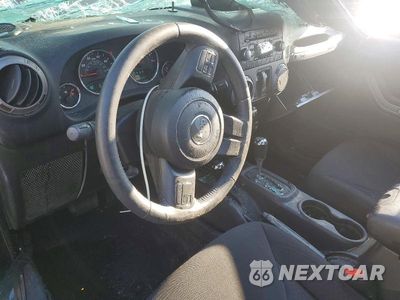 Zdjęcie 8 z 14 samochodu: 2016 JEEP WRANGLER SPORT VIN:1C4AJWAG8GL178540 - miniatura