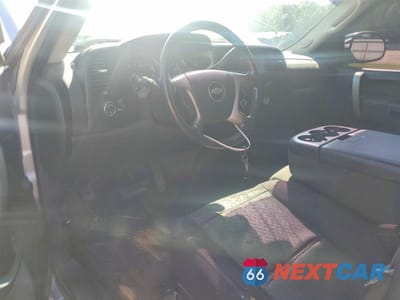 Zdjęcie 8 z 12 samochodu: 2010 CHEVROLET SILVERADO K1500 LT VIN:3GCRKSEA2AG170257 - miniatura